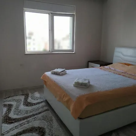 Ueniversite Boelgesinde Denize Yakin Daire Antalya