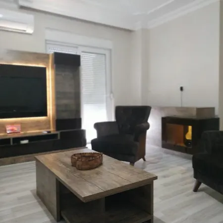 Ueniversite Boelgesinde Denize Yakin Daire Antalya