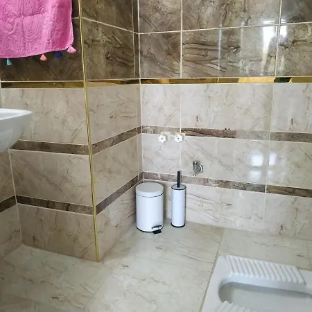 Ueniversite Boelgesinde Denize Yakin Daire *